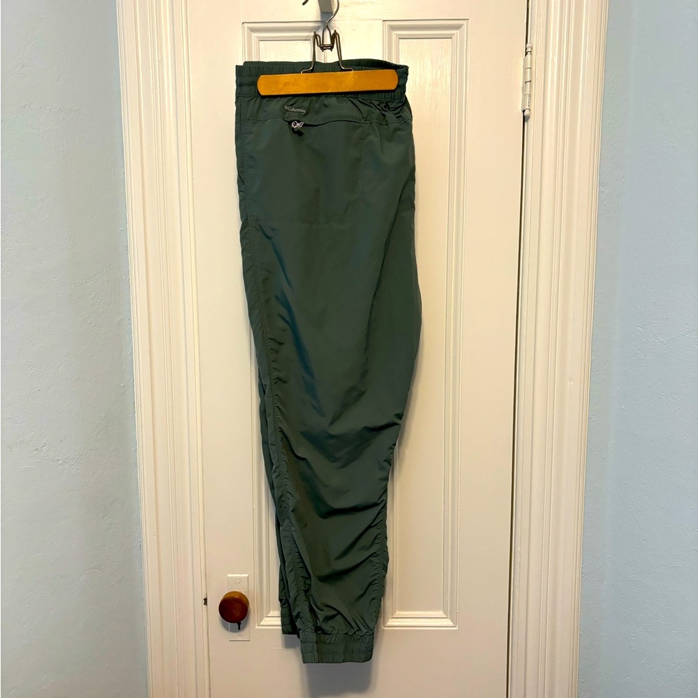 Colombia women’s nylon parachute pants 2X